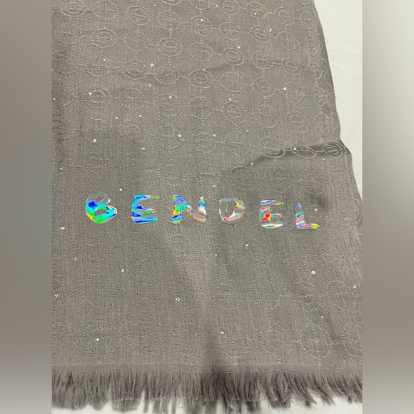 Henri Bendel Scarf. 87x36 Rare iridescent writing with jewels on entire scarf. - Picture 3 of 10